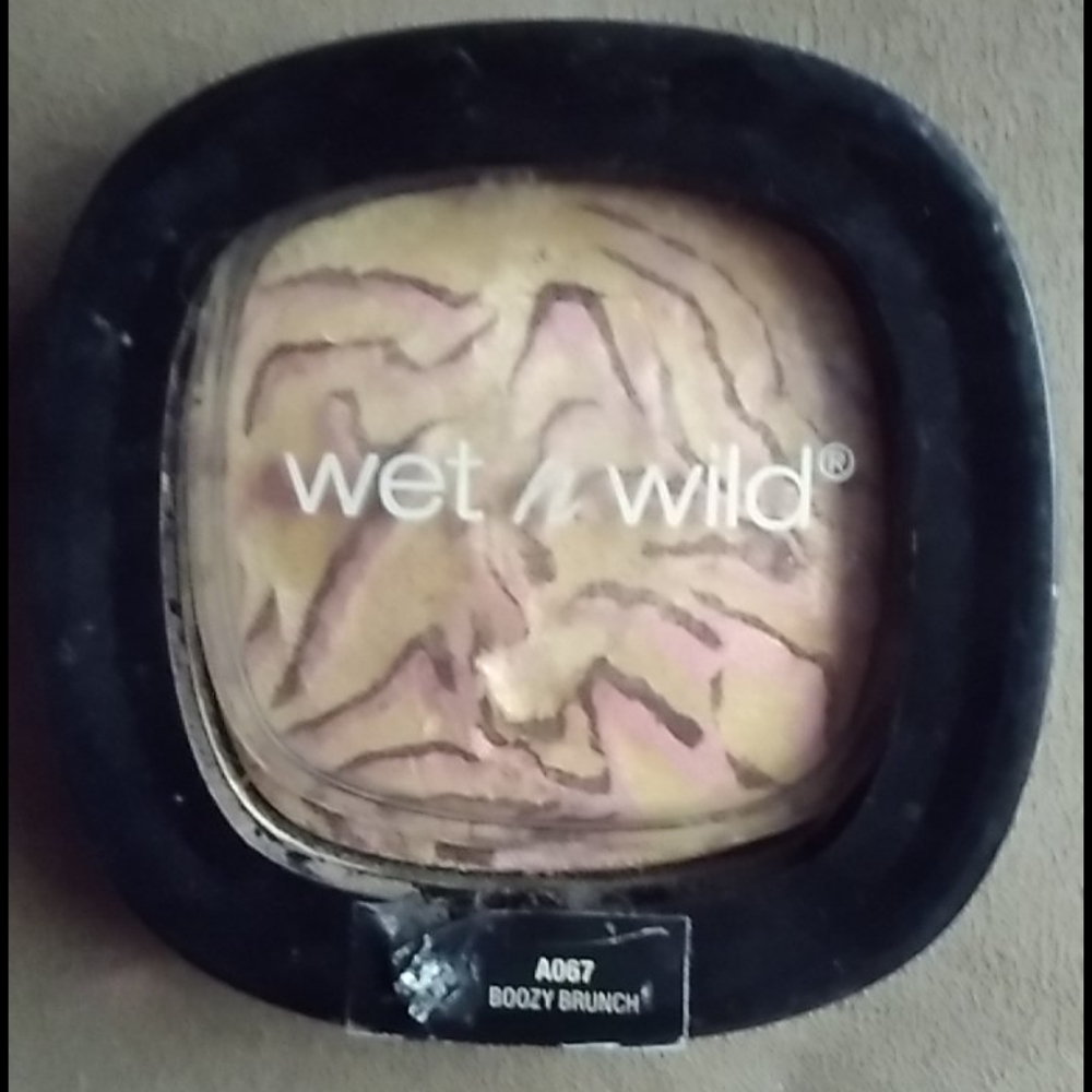 WET-N-WILD HIGHLIGHTER